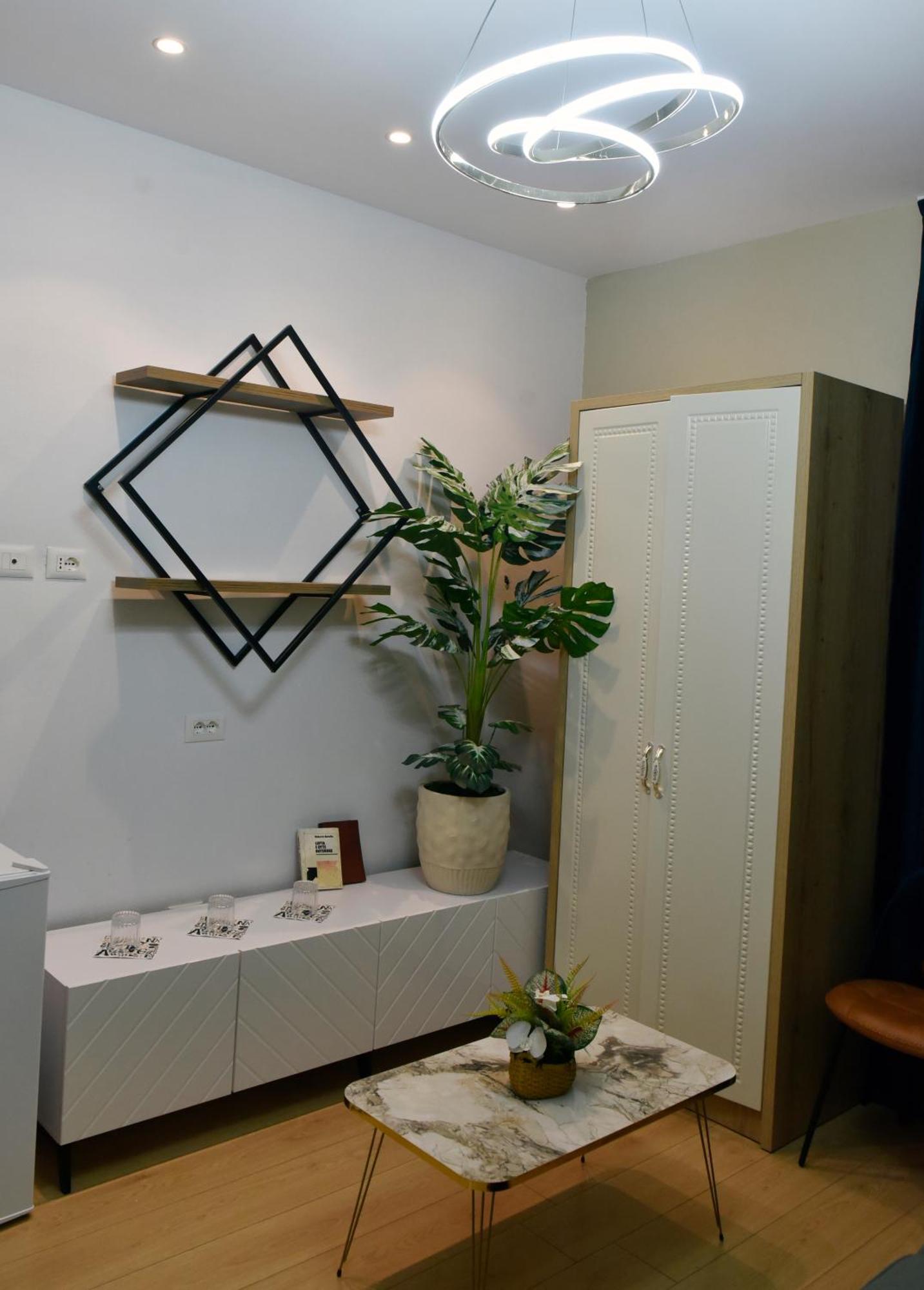 City Center Rooms And Apartments ดูร์เรส ภายนอก รูปภาพ